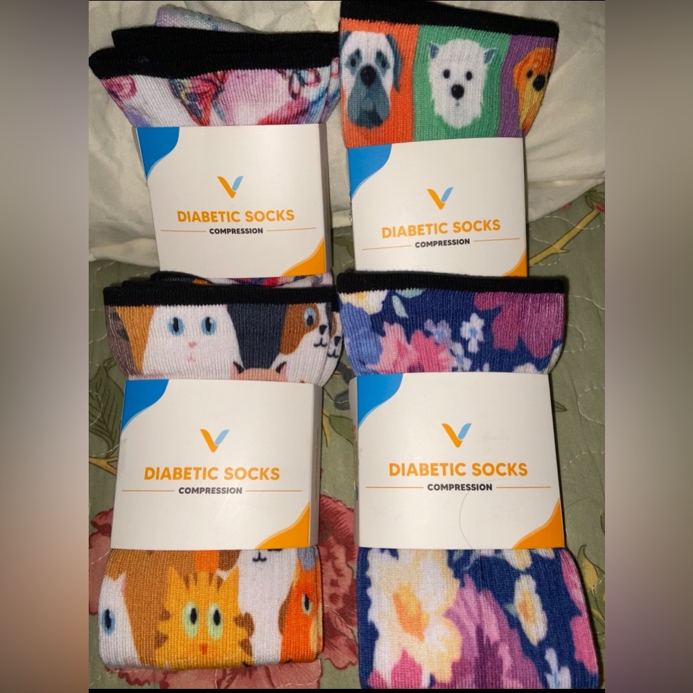 Four pair Viasox Knee High Compression Socks Woman’s Medium Shoe 5-9 12-15mmhg
